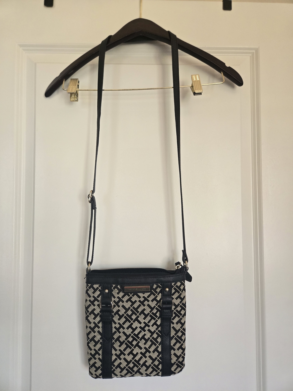 Tommy Hilfiger Black & Cream Geometric Monogram Trendy Logo Crossbody Bag Vegan